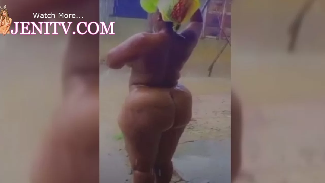 Imo State Lady Seen Bathing Outside